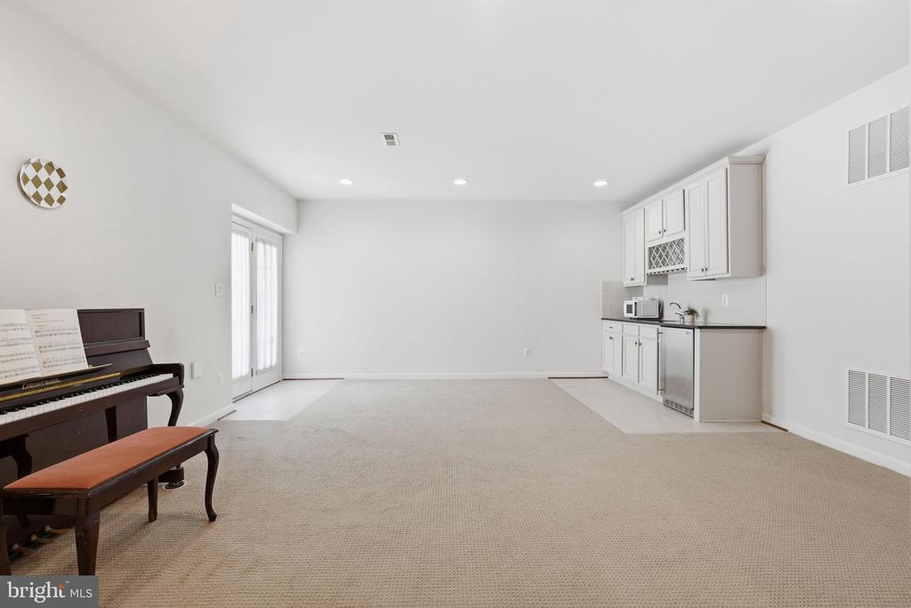 42022 ZIRCON DRIVE
