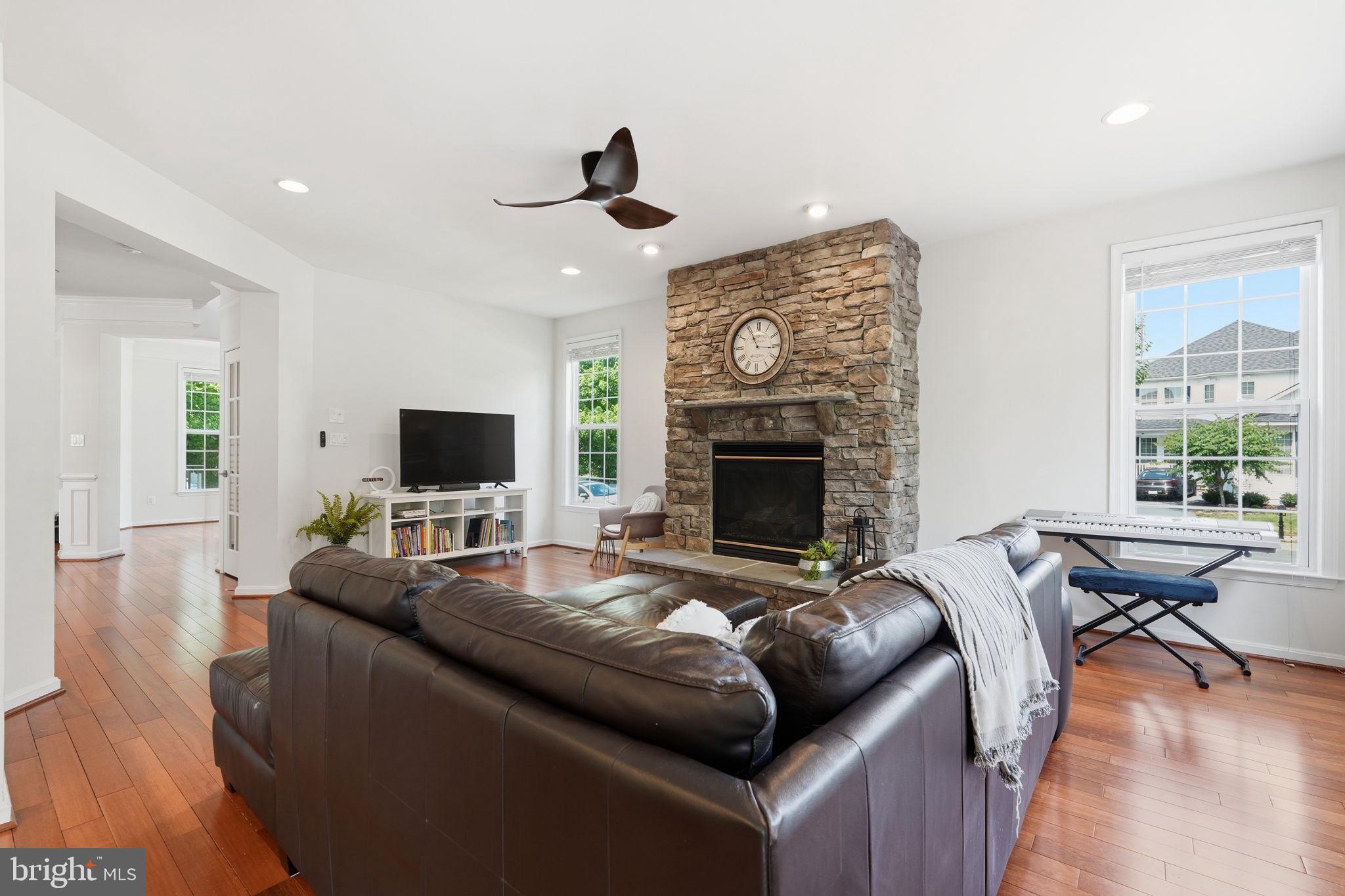 42022 ZIRCON DRIVE