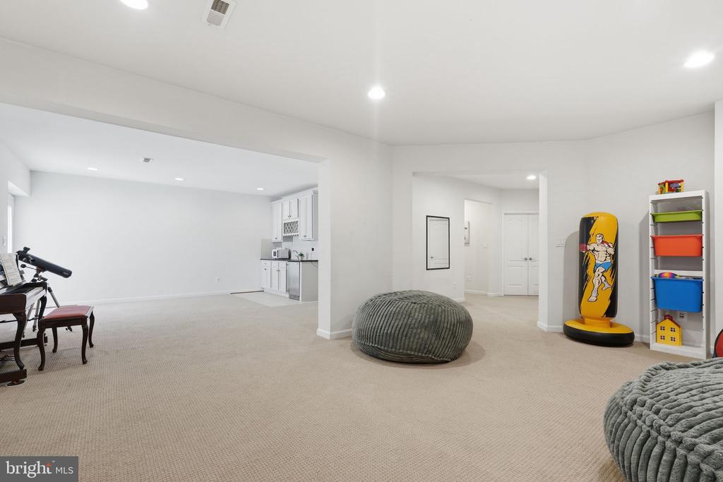 42022 ZIRCON DRIVE