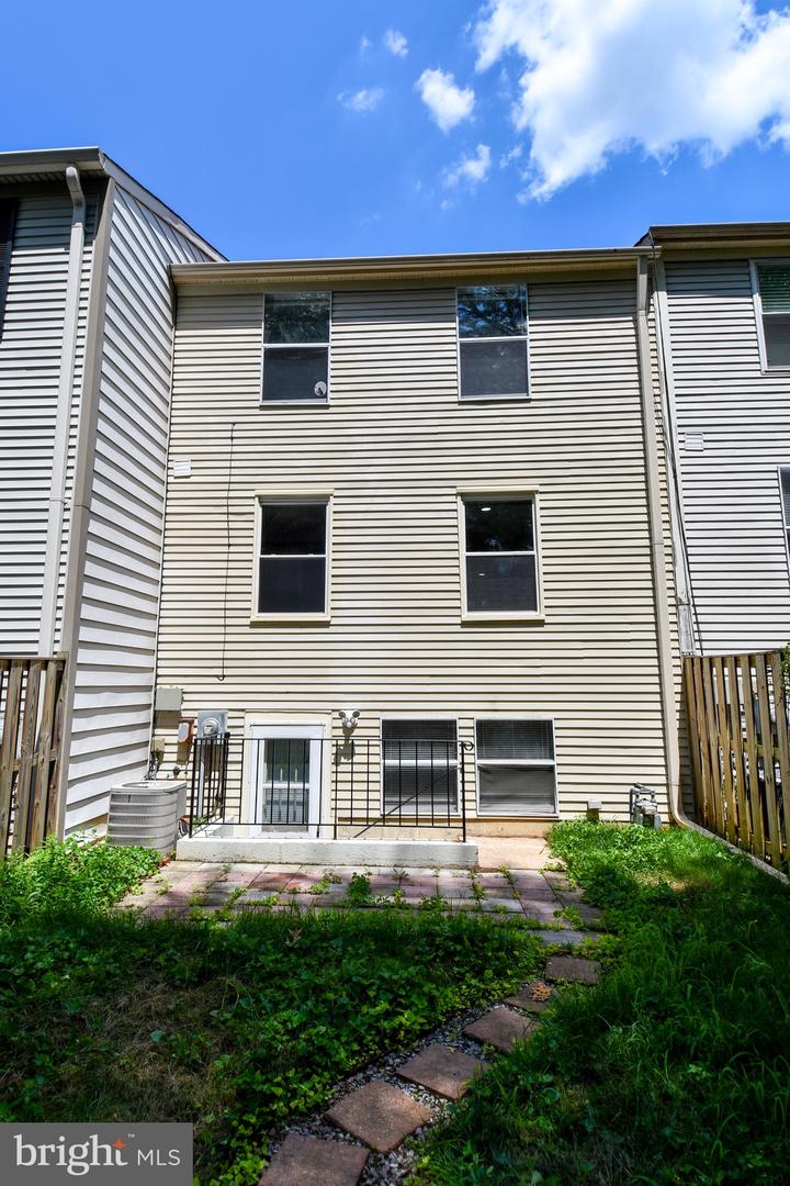 8482 KIRBY ST