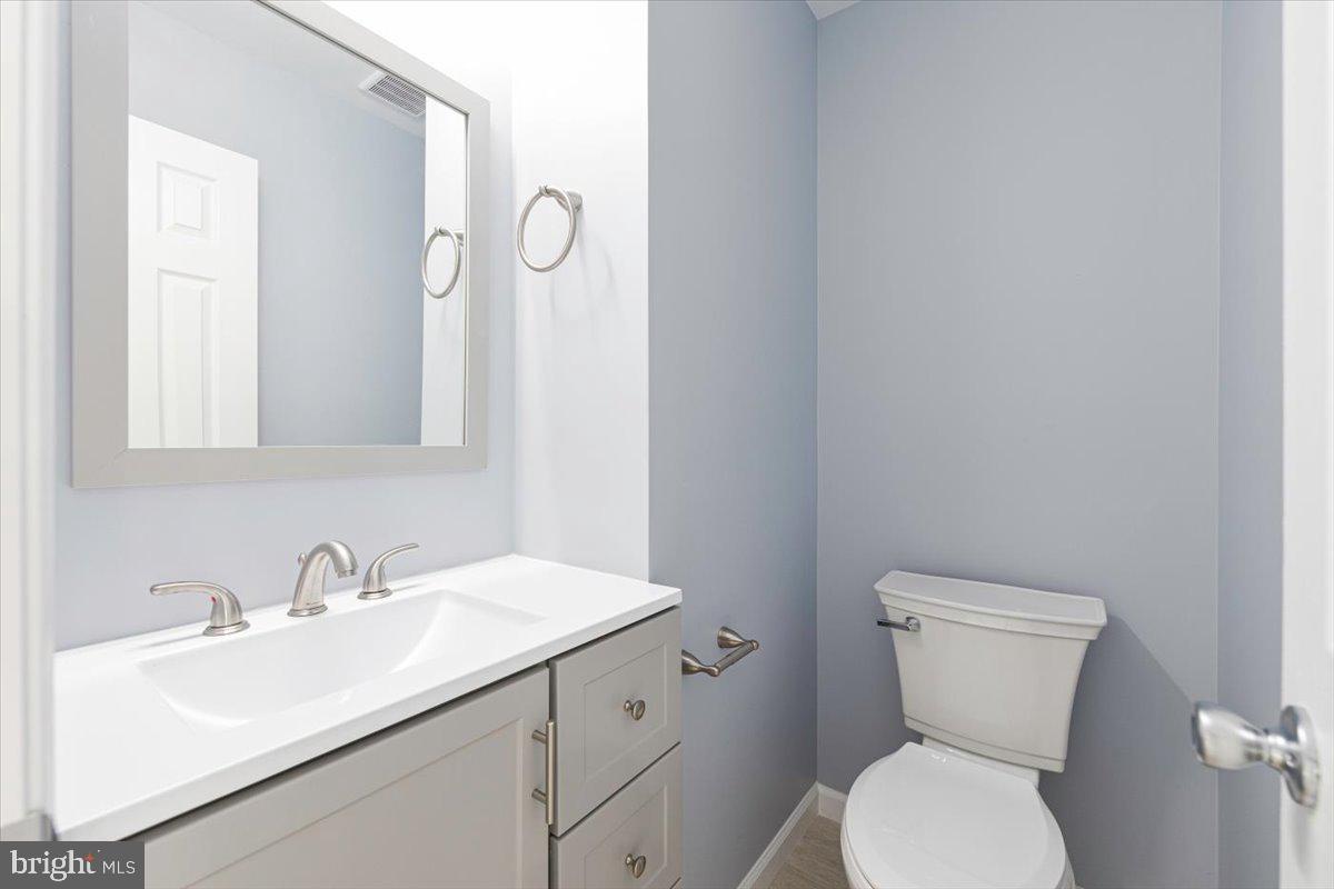 12304 WOODLAWN COURT