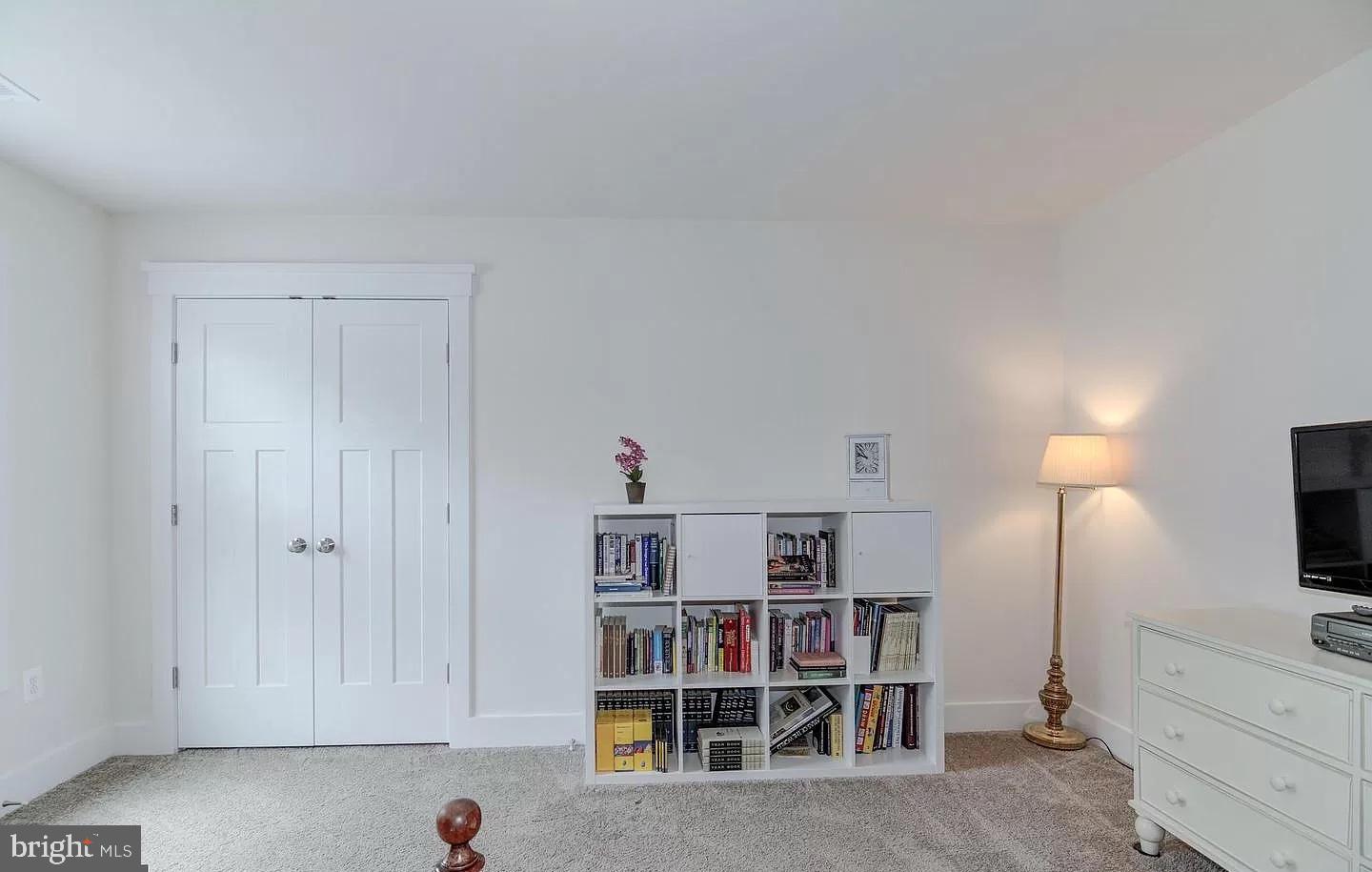 21 Avalon Ln