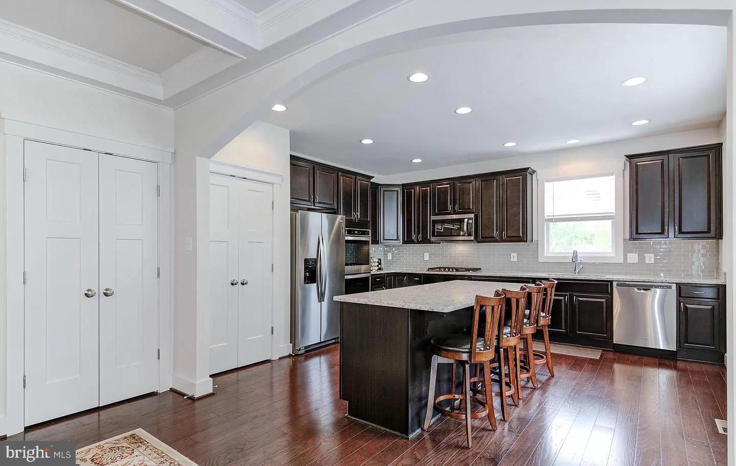 21 Avalon Ln