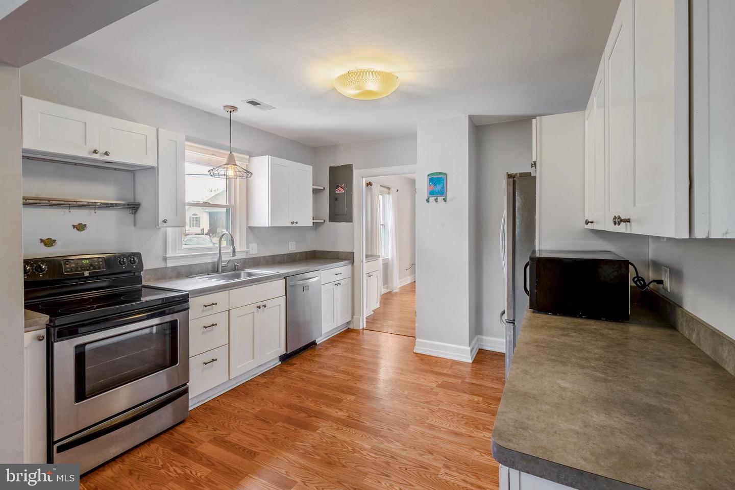 109 Bancroft Ave