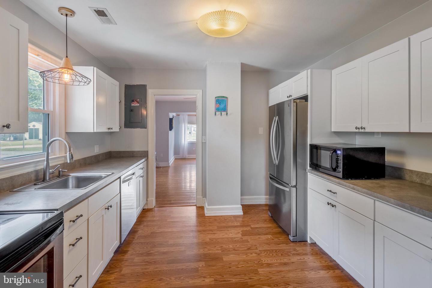 109 Bancroft Ave