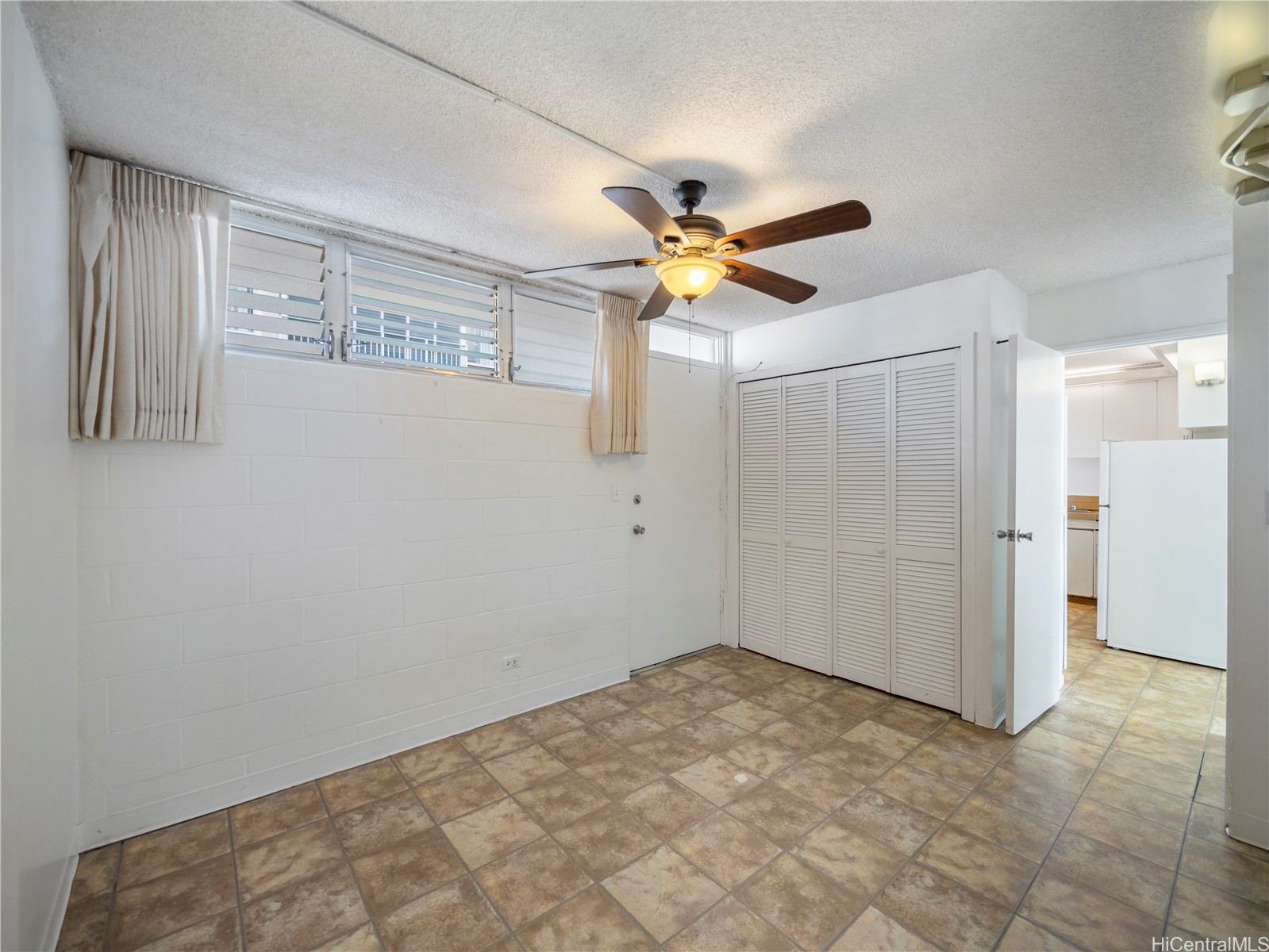 2421 Ala Wai Boulevard 805