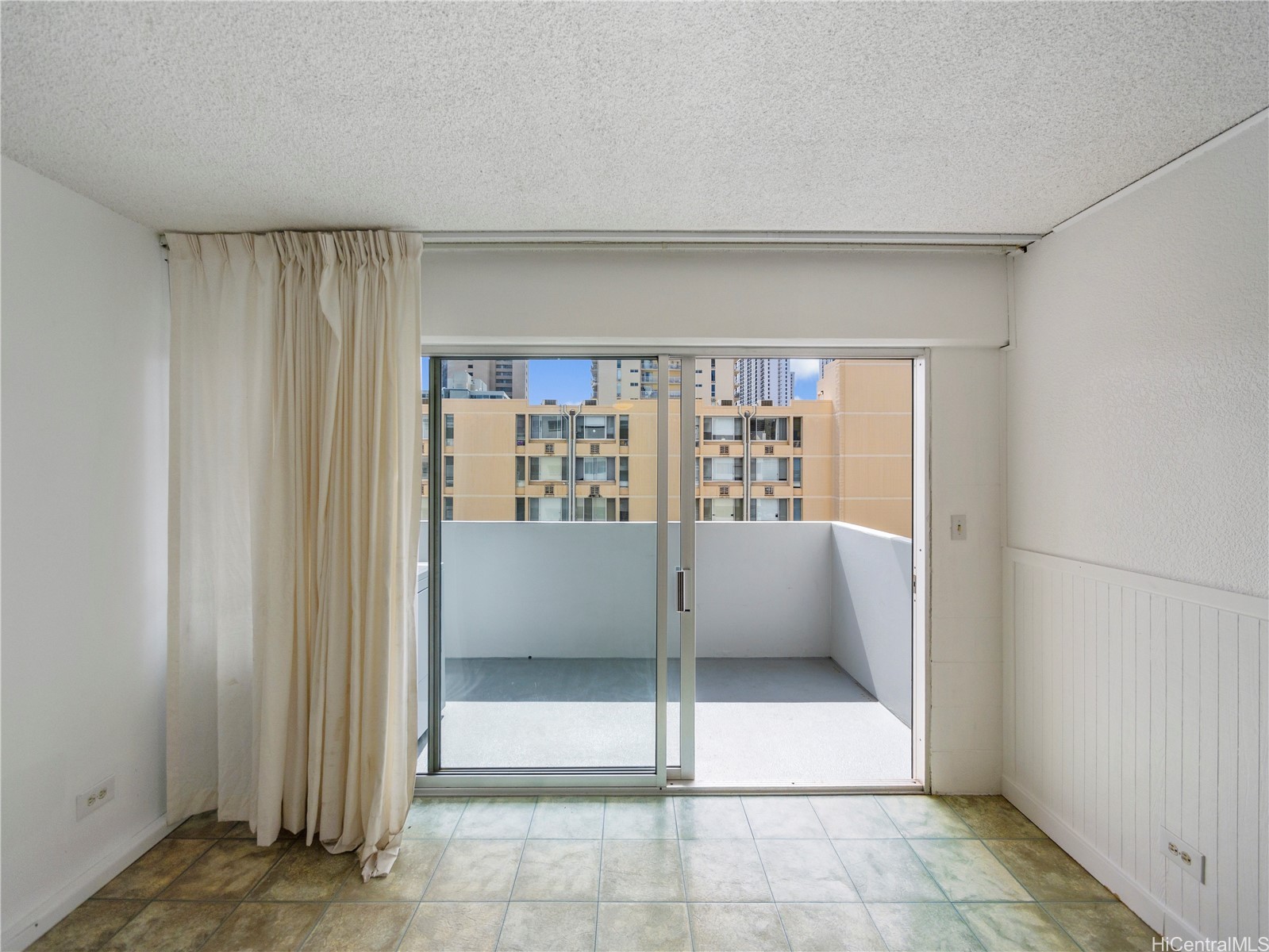 2421 Ala Wai Boulevard 805