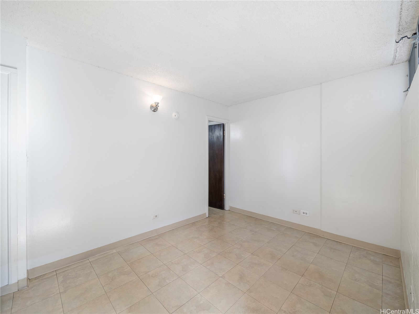 2421 Ala Wai Boulevard 1205