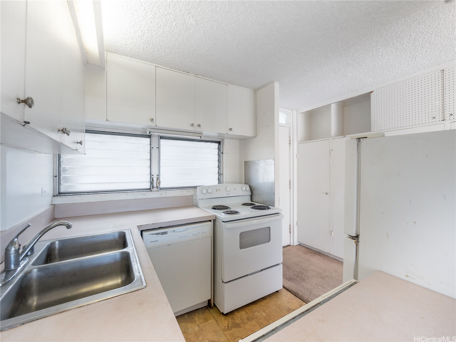 2421 Ala Wai Boulevard 1204