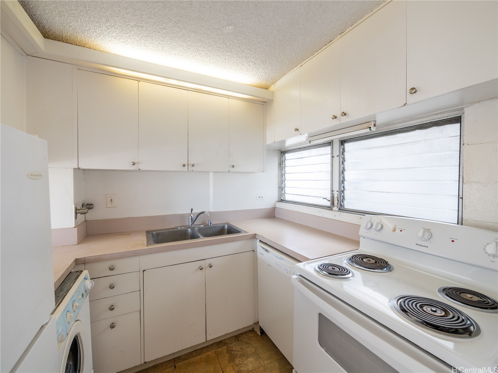 2421 Ala Wai Boulevard 1204