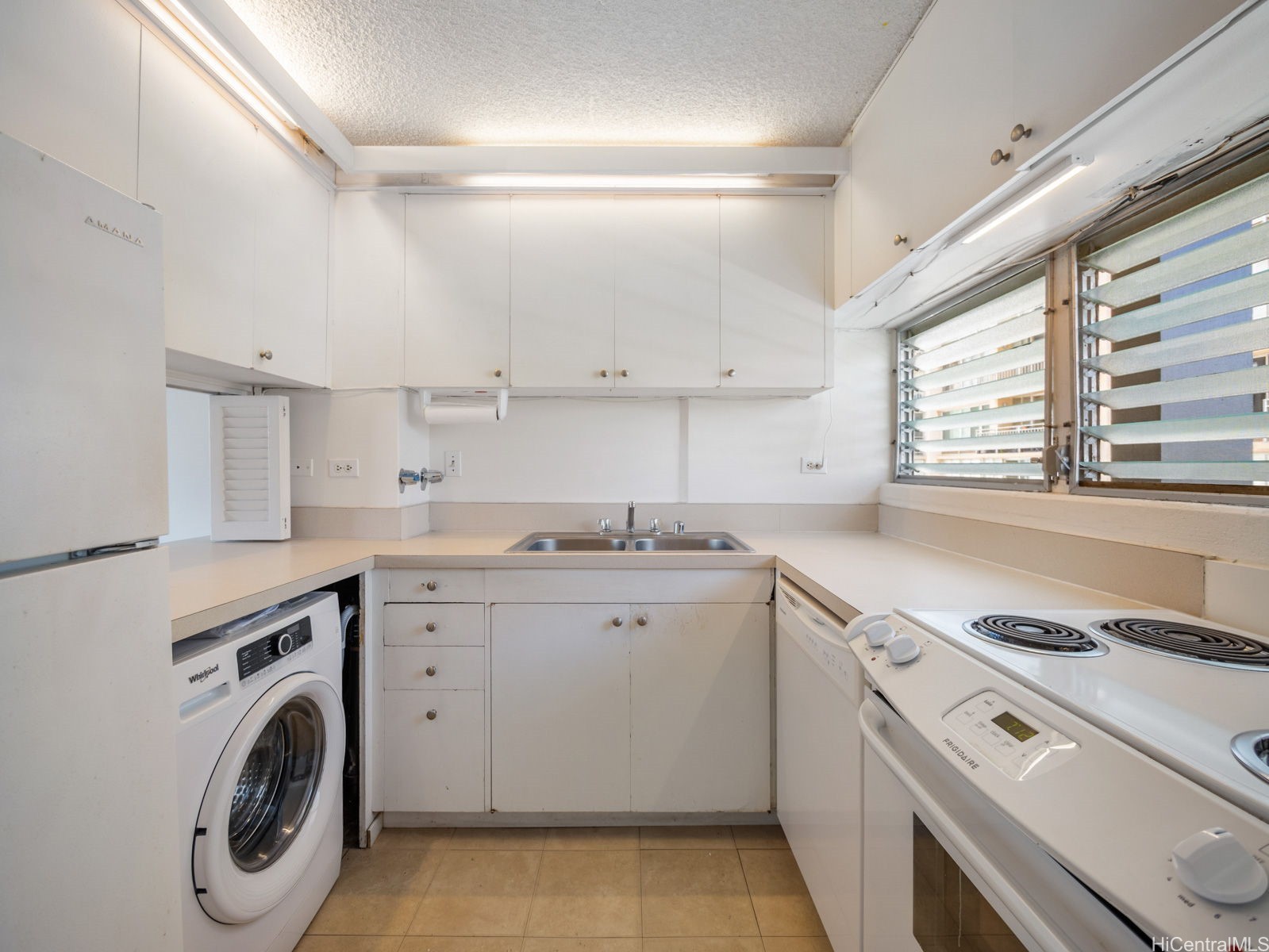 2421 Ala Wai Boulevard 1202