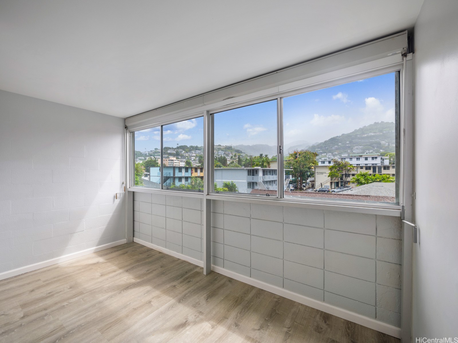 1718 Anapuni Street 303