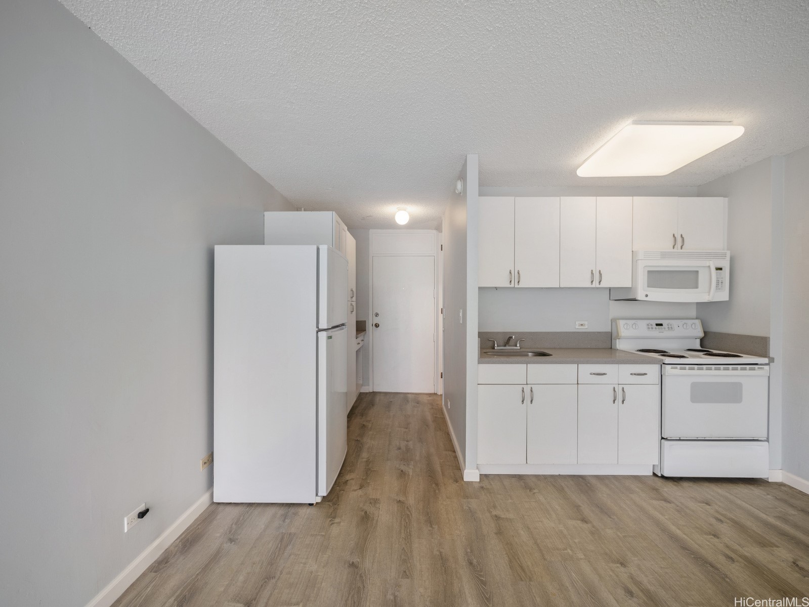 1718 Anapuni Street 303