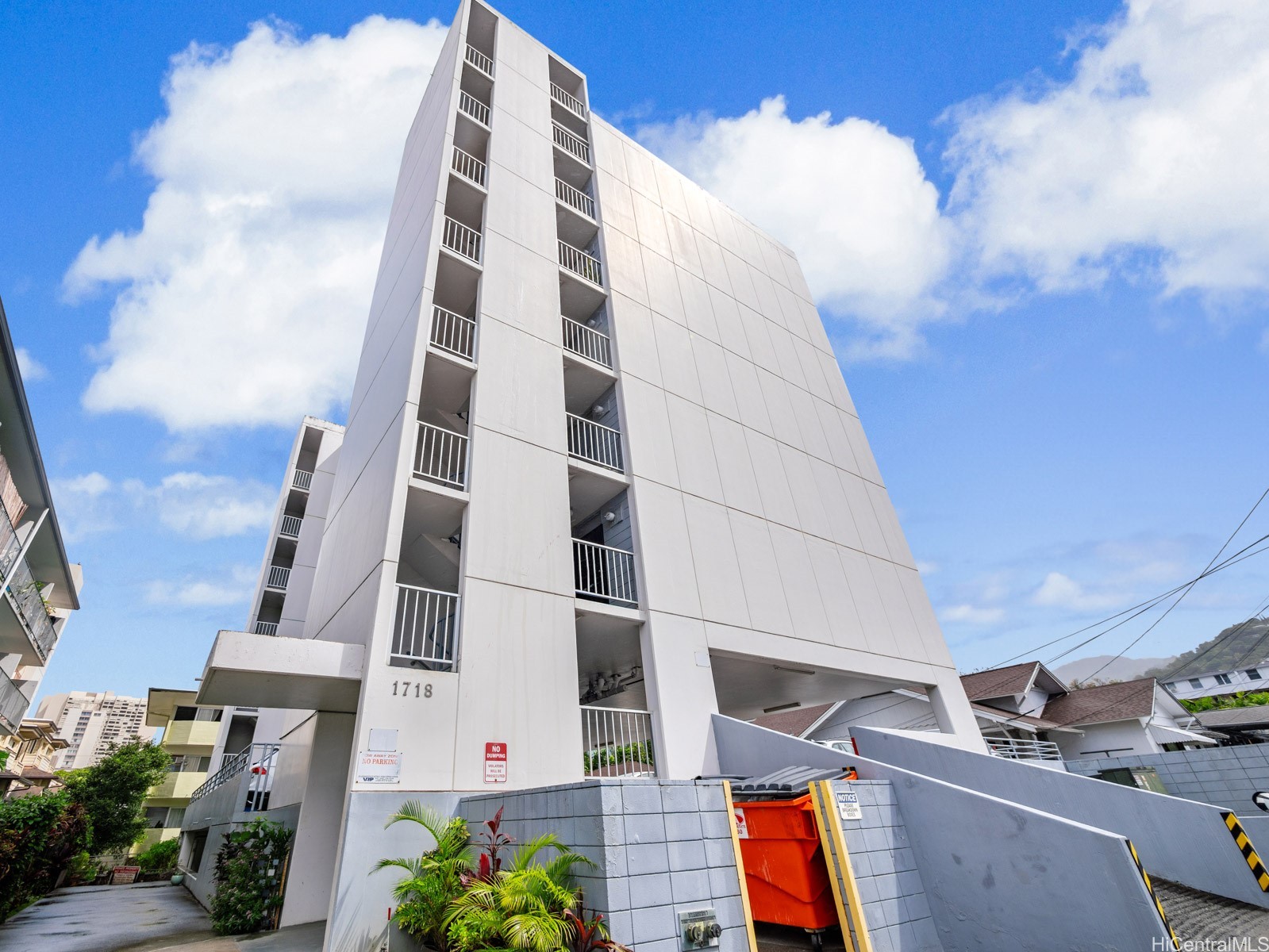 1718 Anapuni Street 303