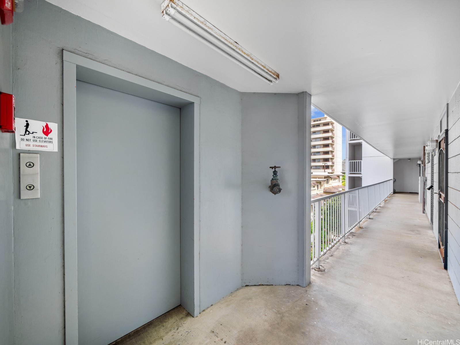 1718 Anapuni Street 303