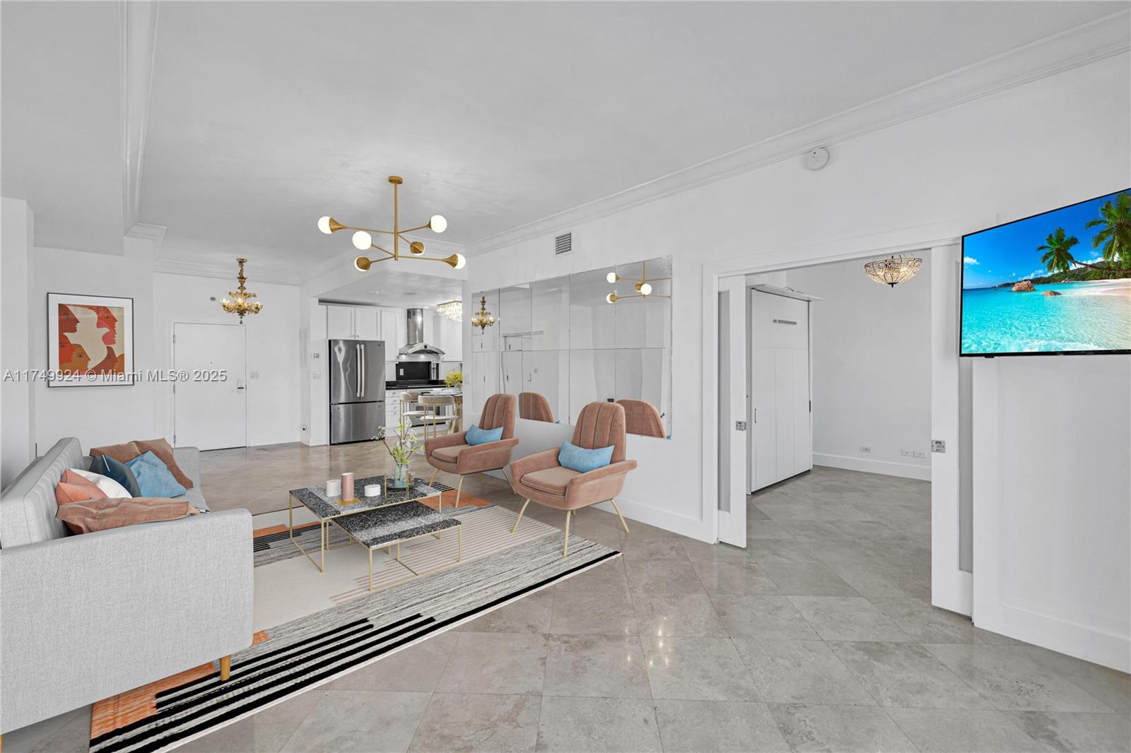 2301 Collins Ave Unit: PH18