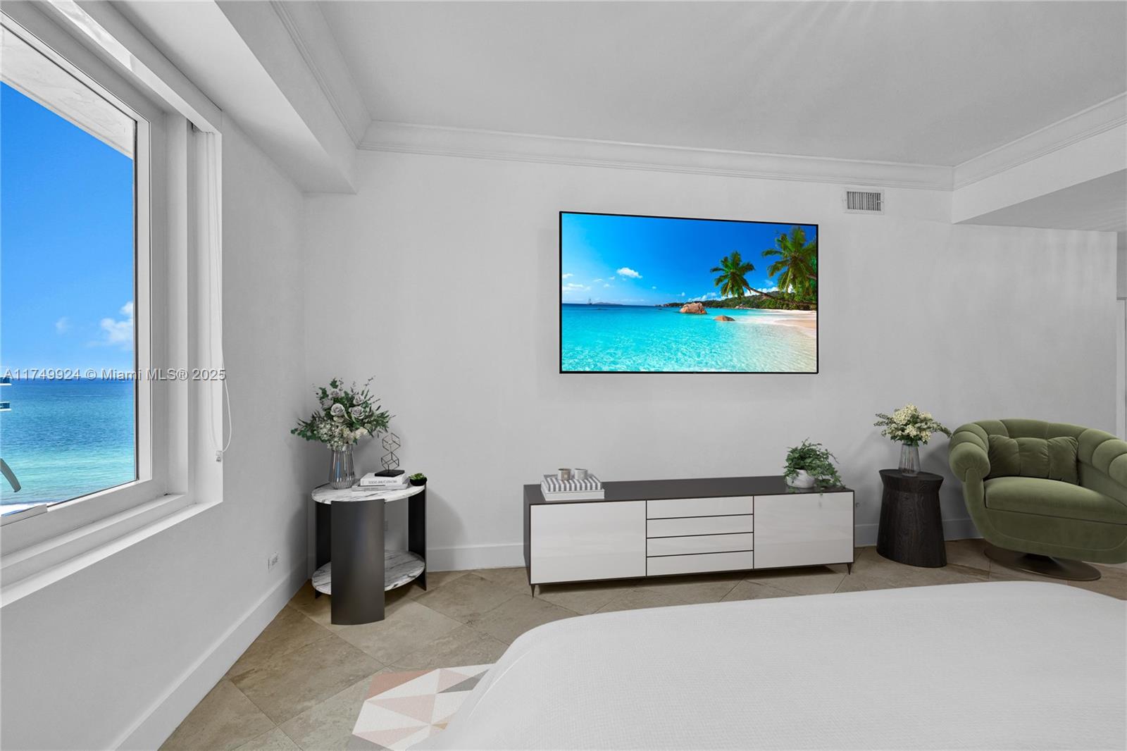 2301 Collins Ave Unit: PH18