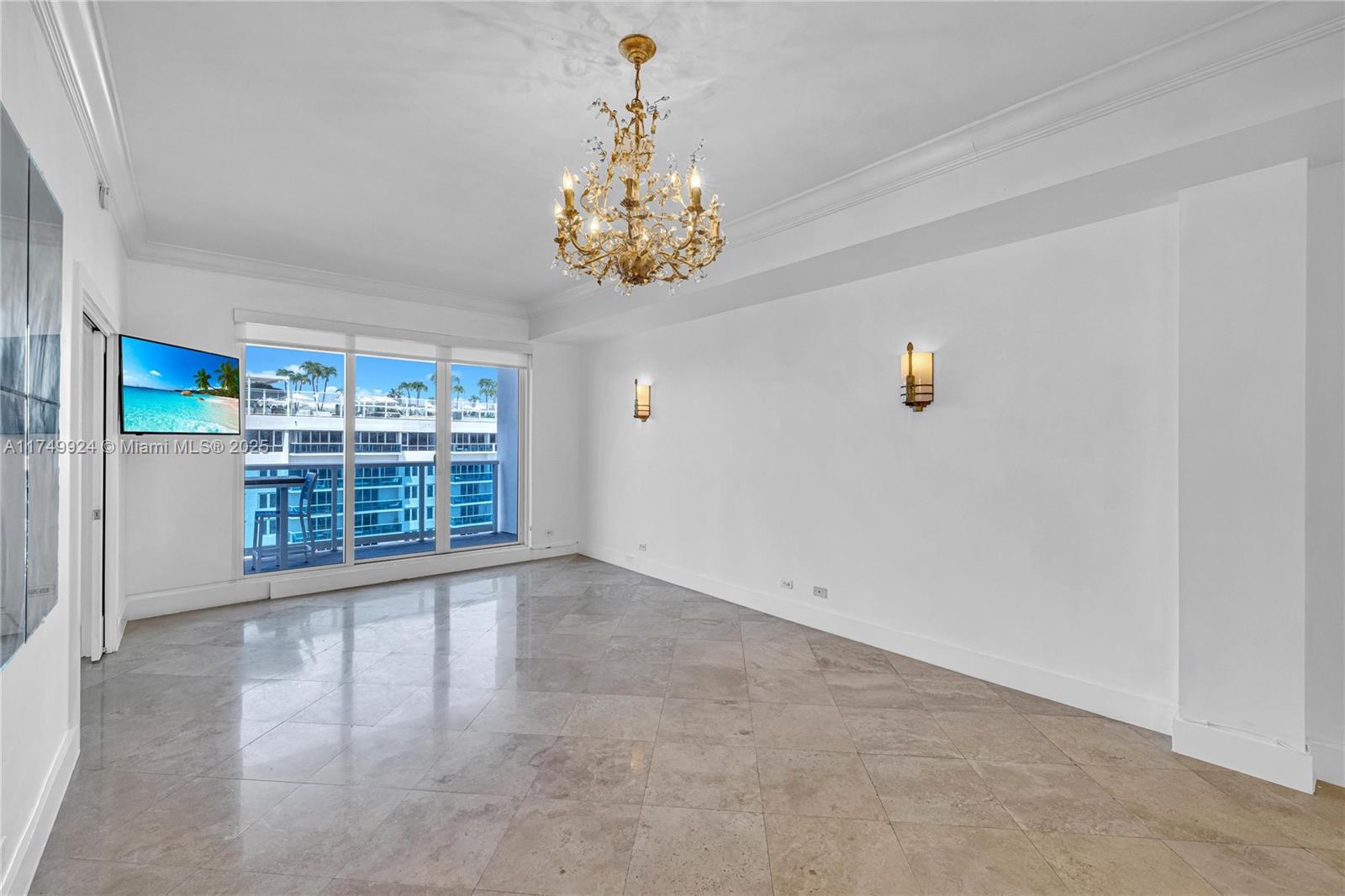 2301 Collins Ave Unit: PH18