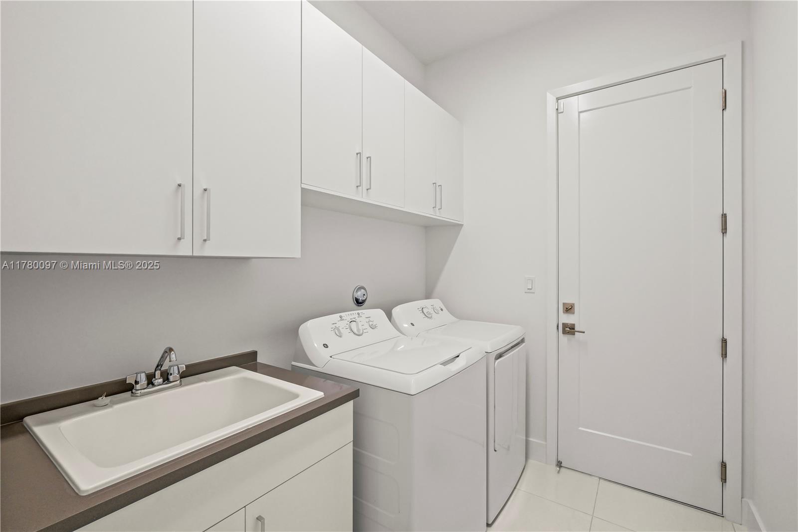 13128 Feathering Way