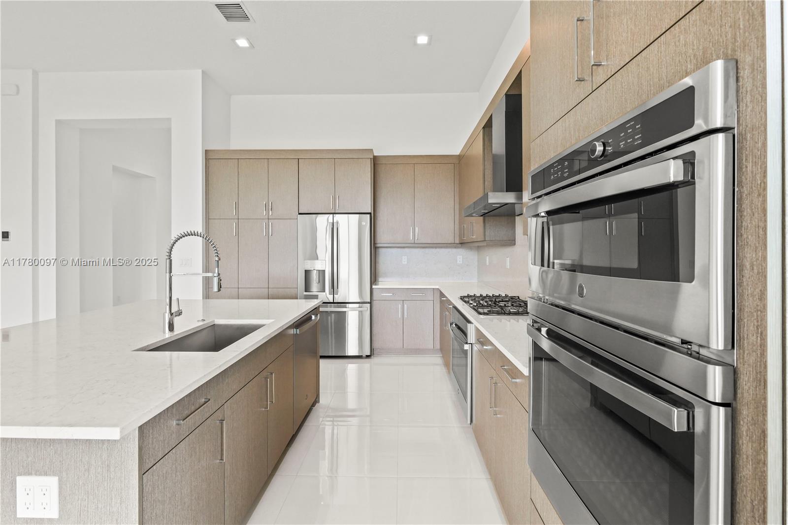 13128 Feathering Way