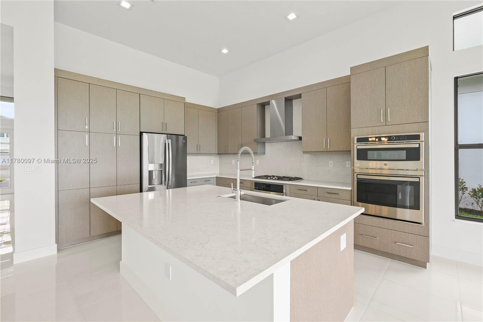 13128 Feathering Way