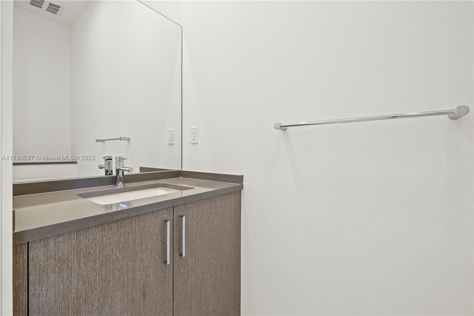 13128 Feathering Way