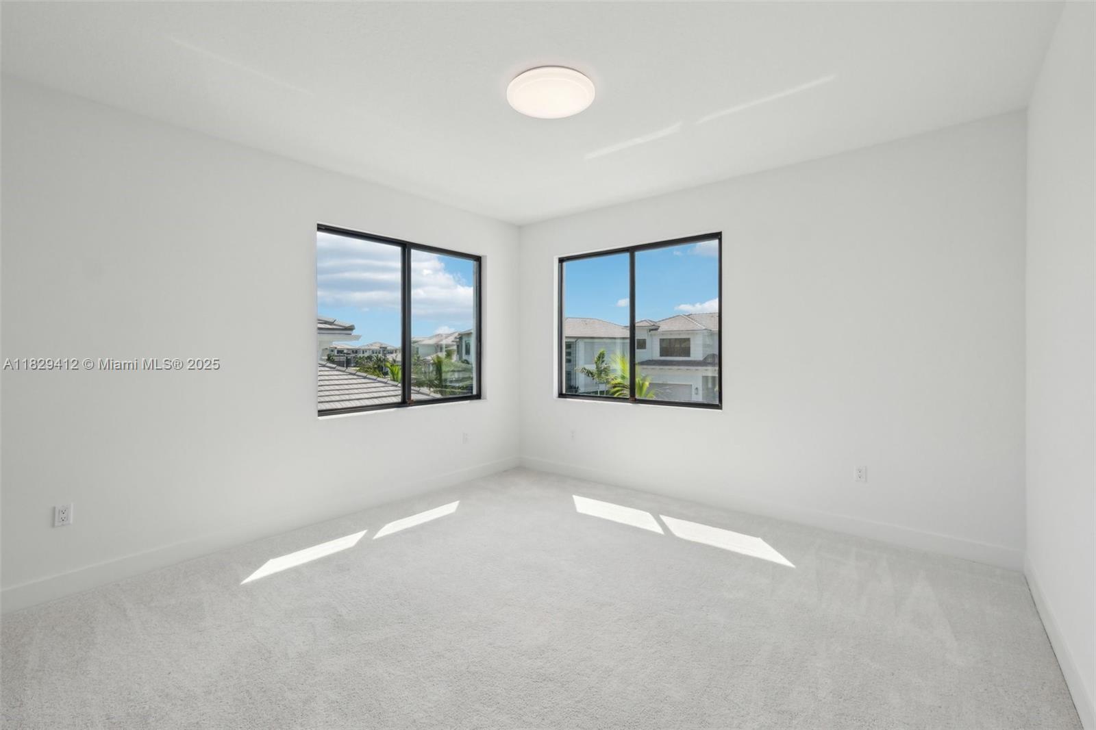 13075 Feathering Way