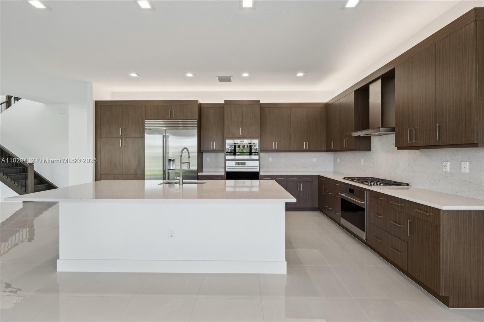 13075 Feathering Way
