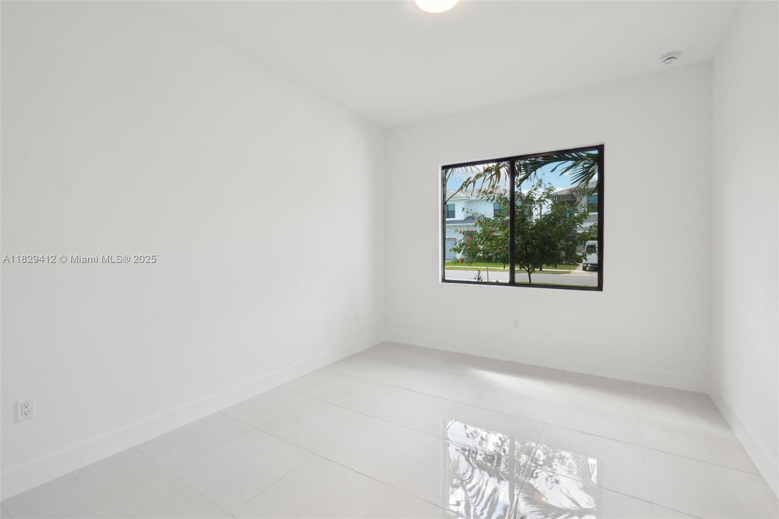 13075 Feathering Way