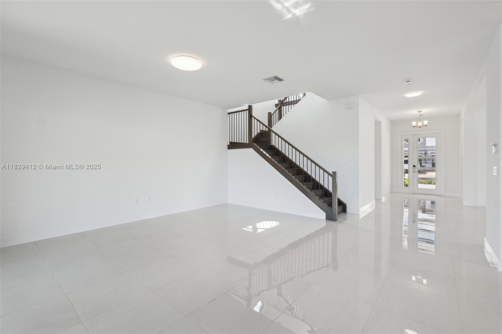 13075 Feathering Way