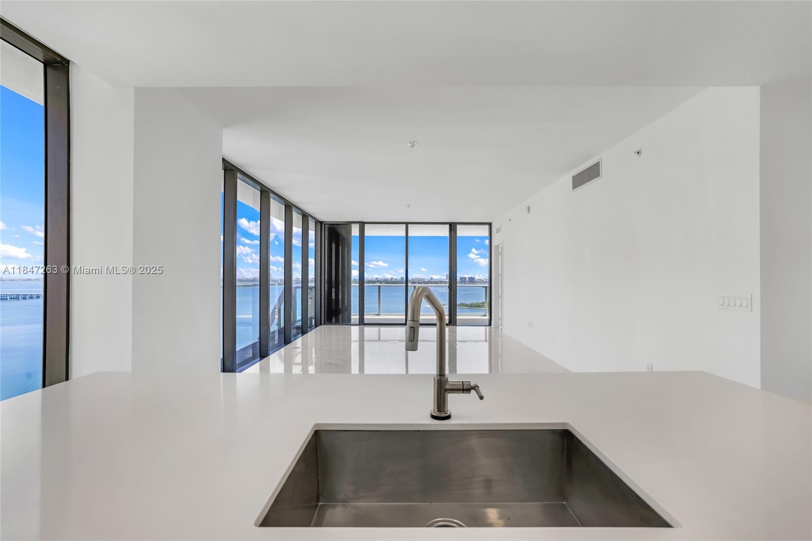 700 NE 24th St # 2101