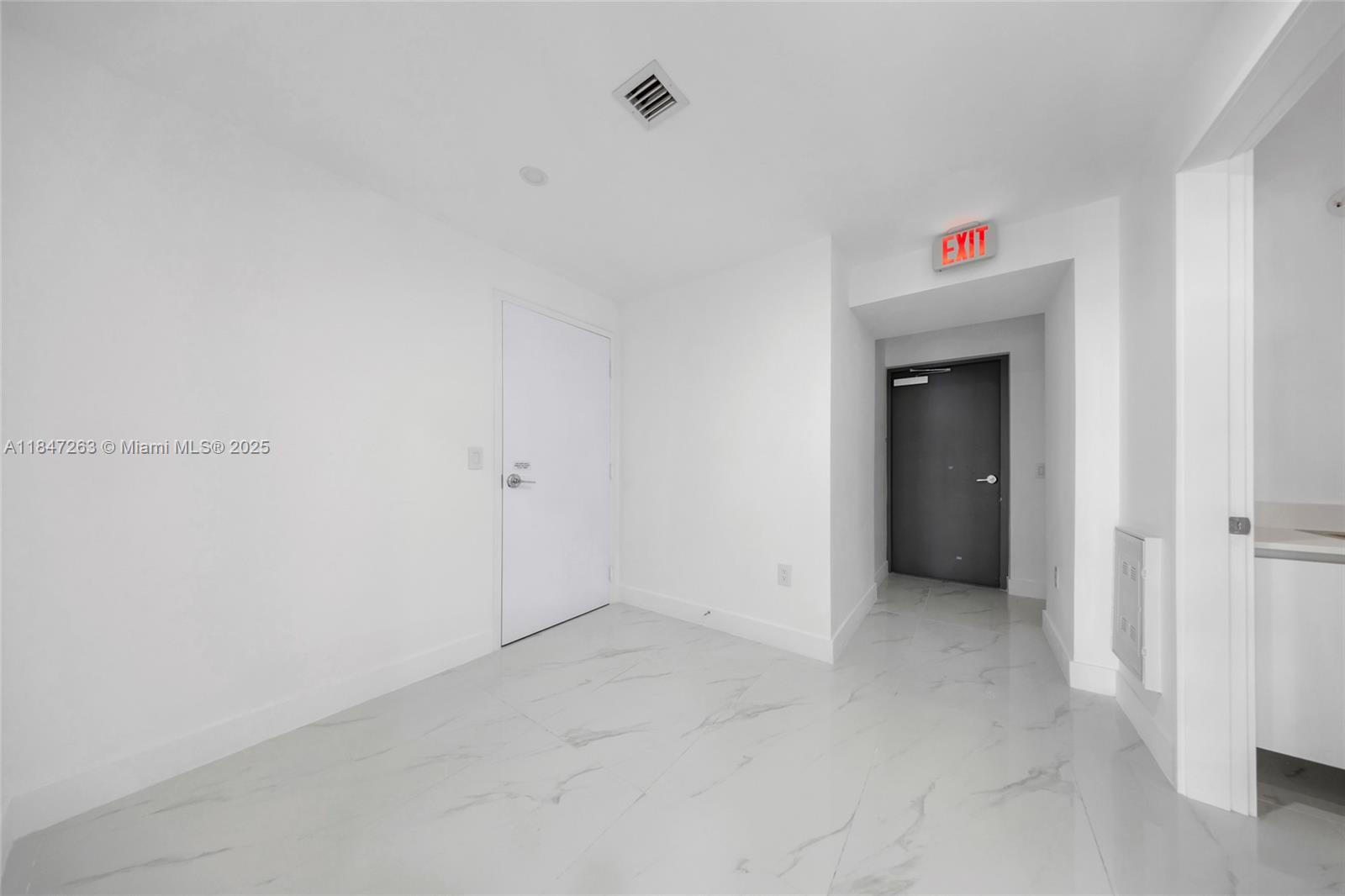 700 NE 24th St # 2101