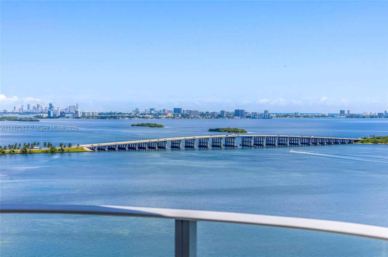 700 NE 24th St # 2101