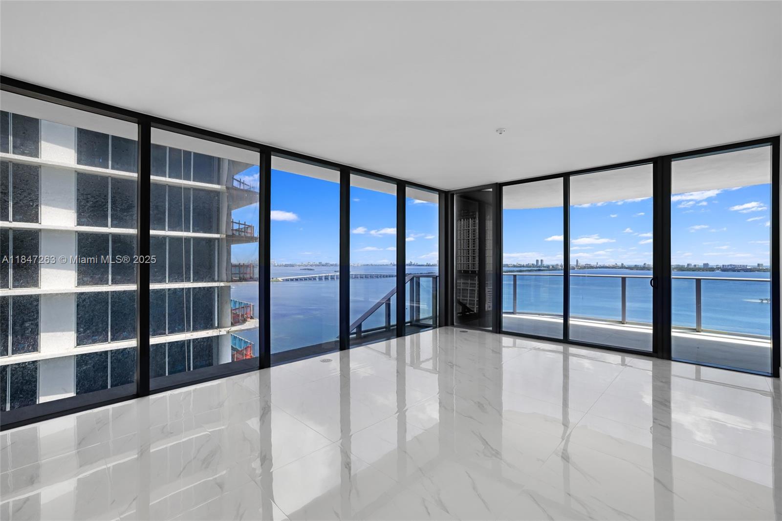 700 NE 24th St # 2101