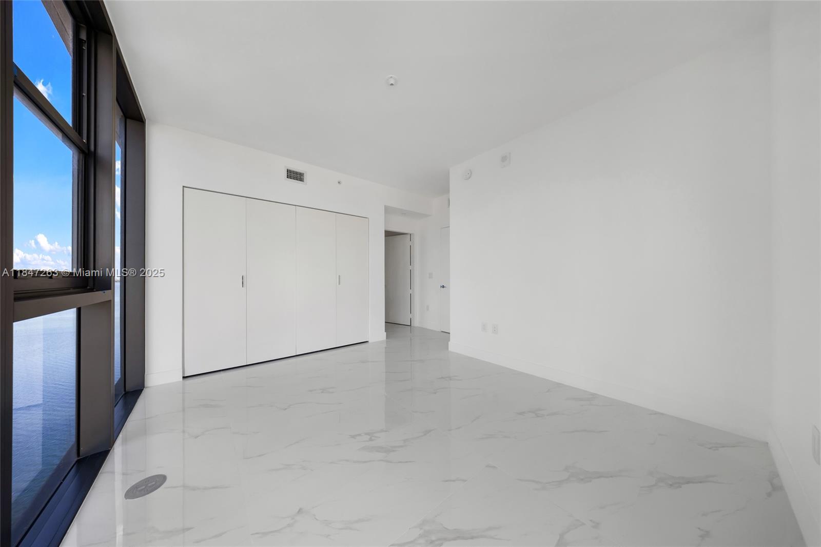 700 NE 24th St # 2101