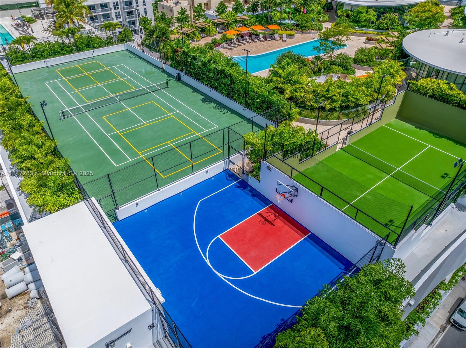 700 NE 24th St # 2101