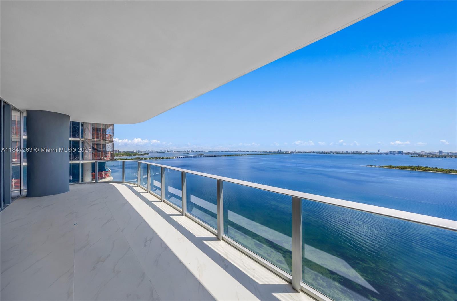 700 NE 24th St # 2101