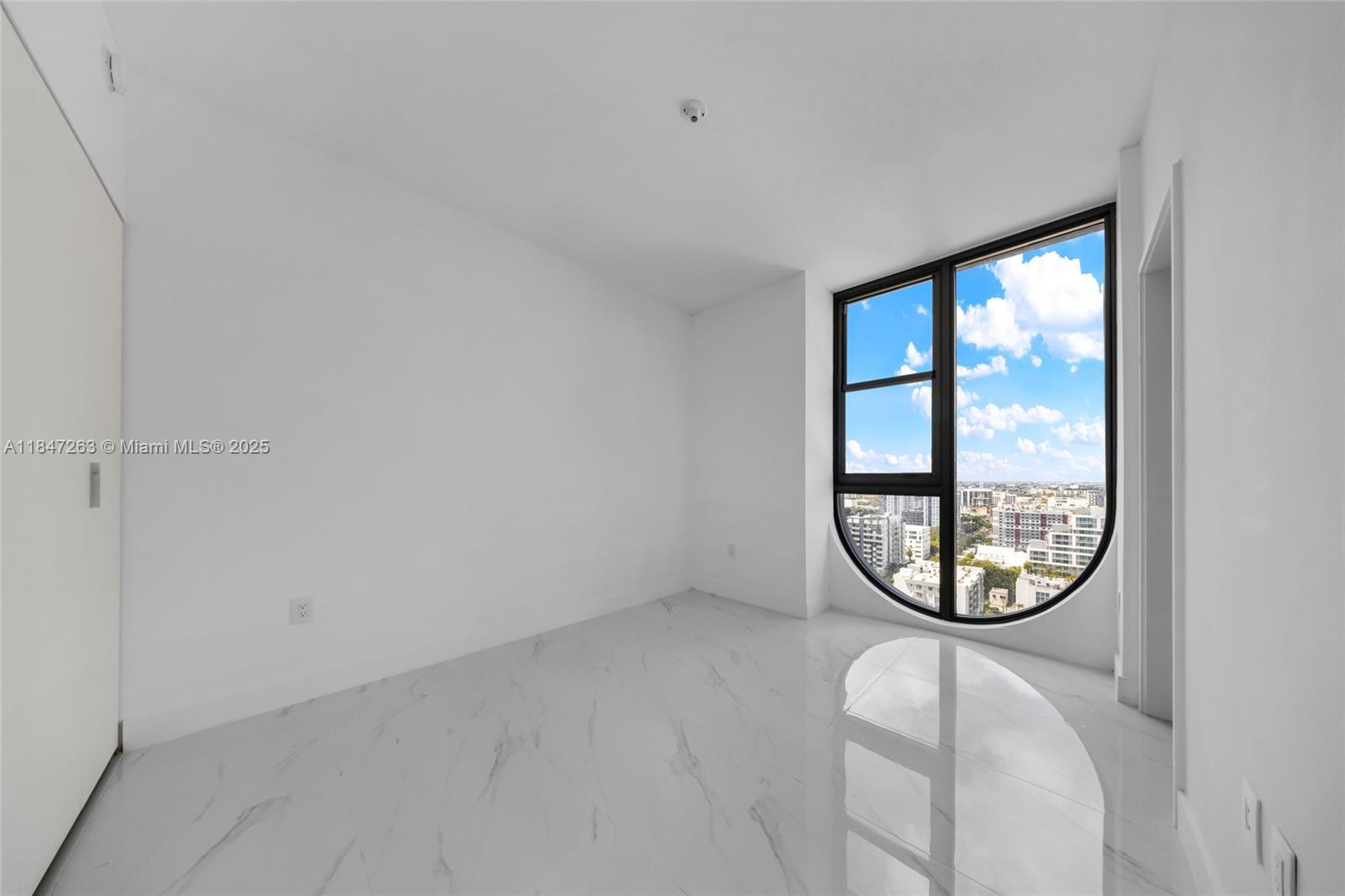 700 NE 24th St # 2101