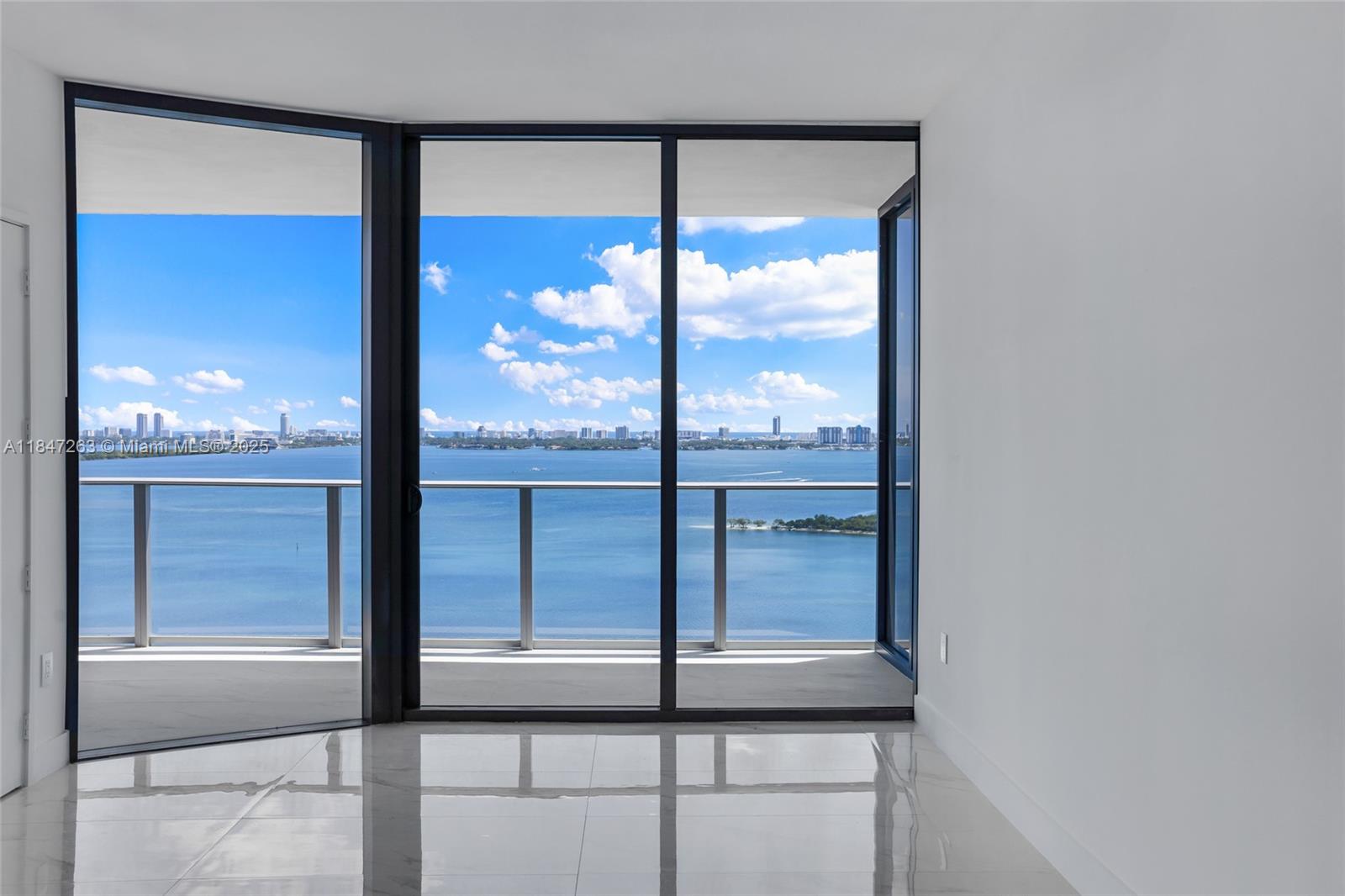 700 NE 24th St # 2101