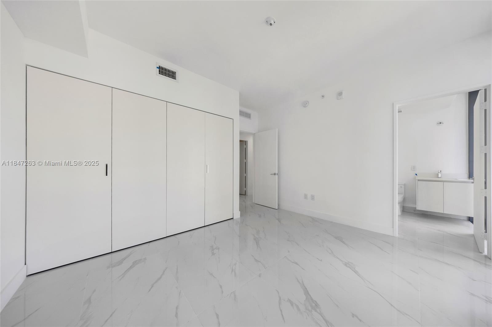 700 NE 24th St # 2101