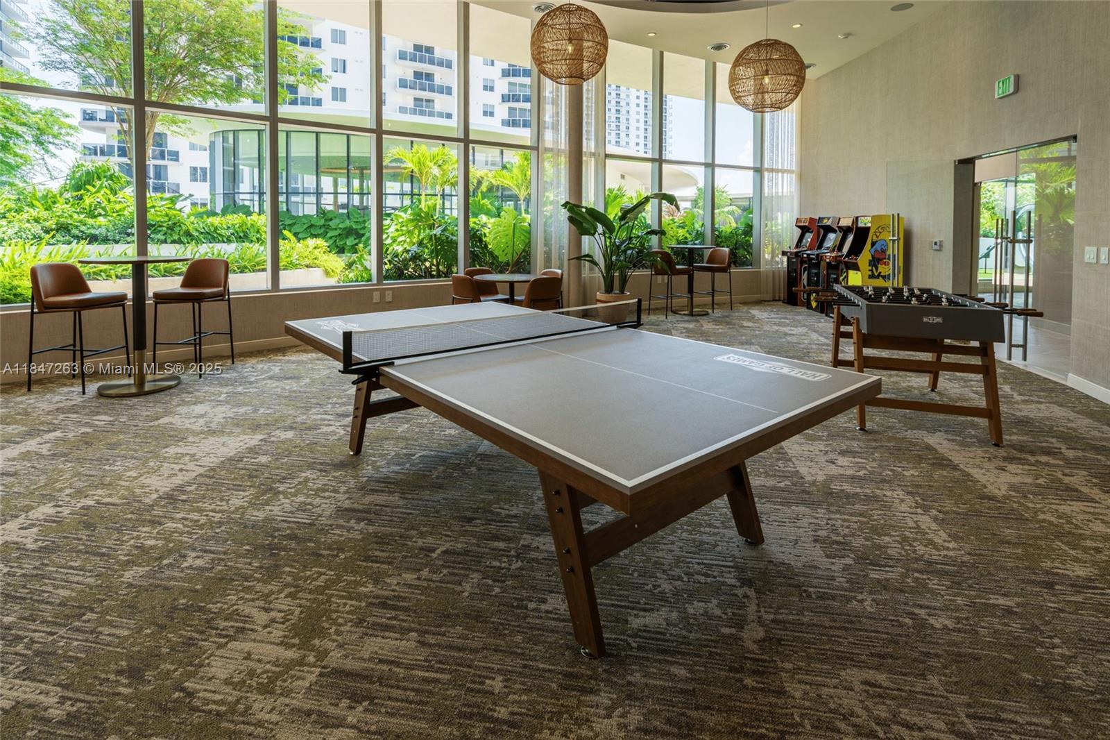 700 NE 24th St # 2101