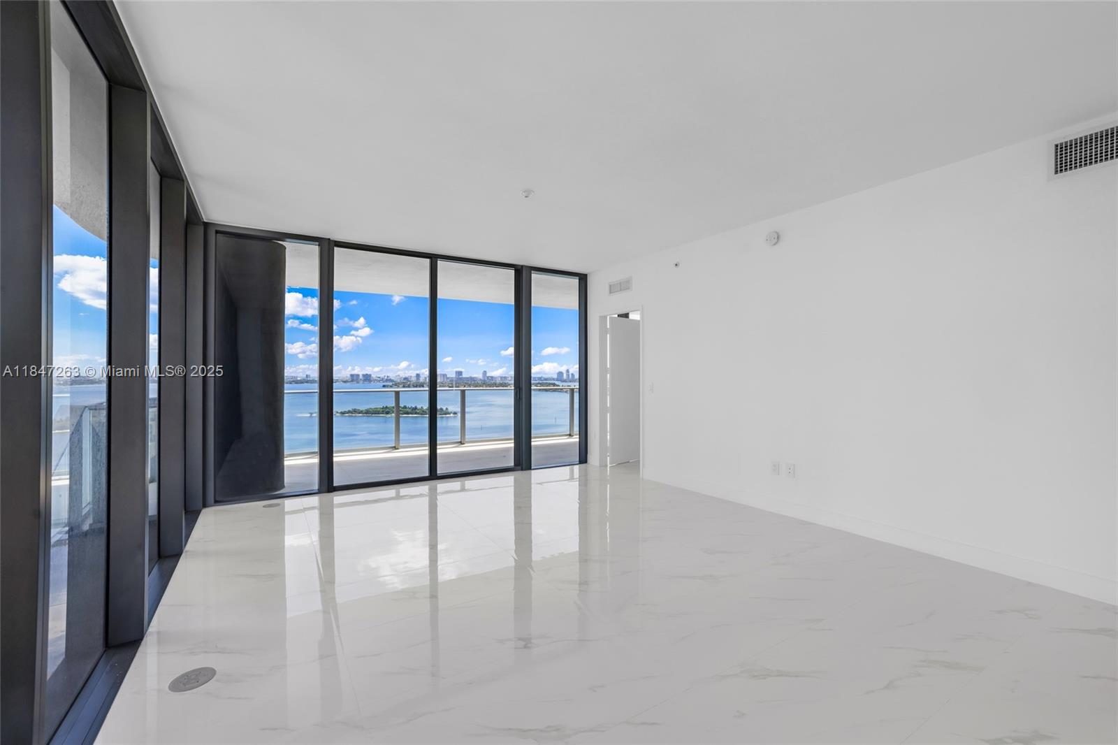 700 NE 24th St # 2101