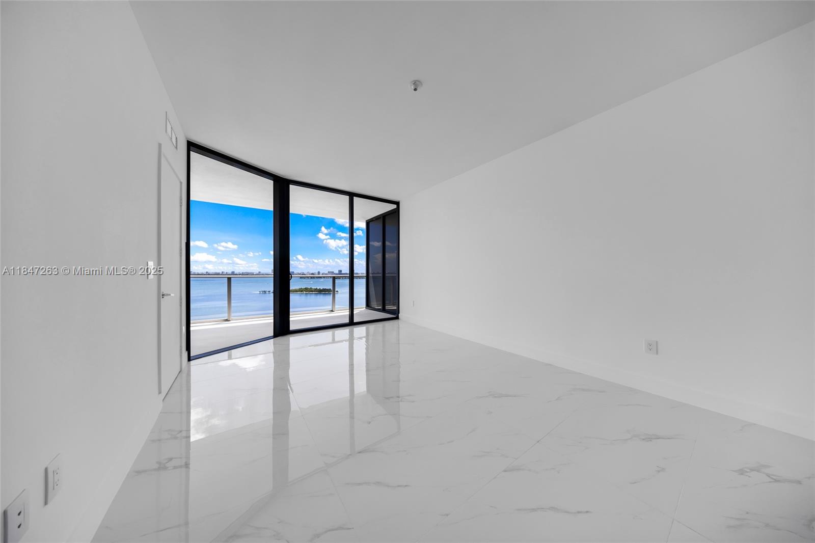 700 NE 24th St # 2101