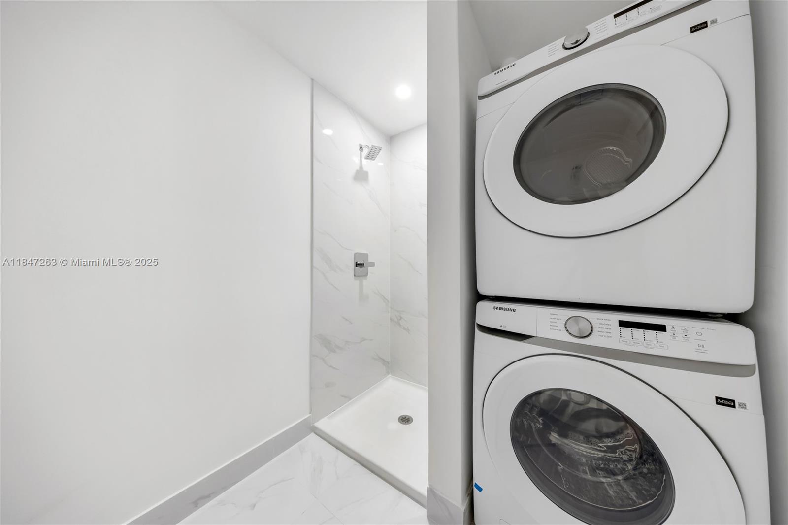 700 NE 24th St # 2101