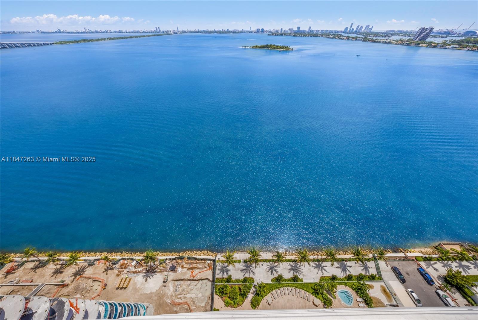 700 NE 24th St # 2101