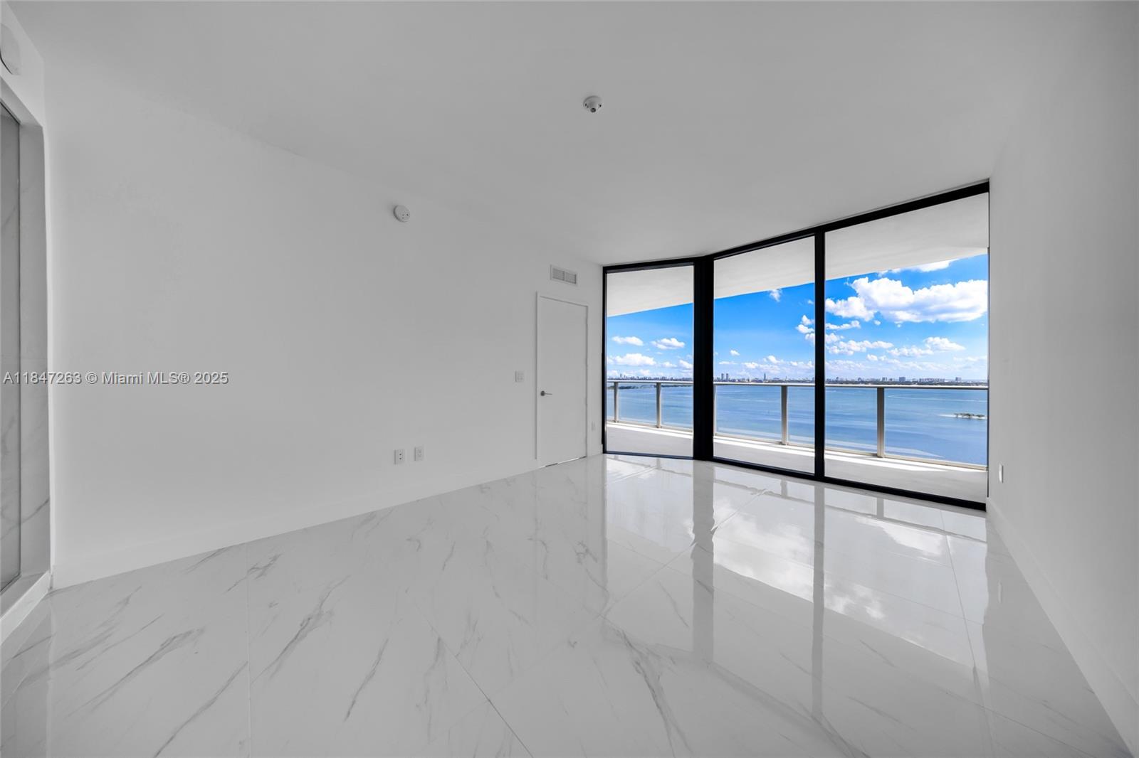 700 NE 24th St # 2101