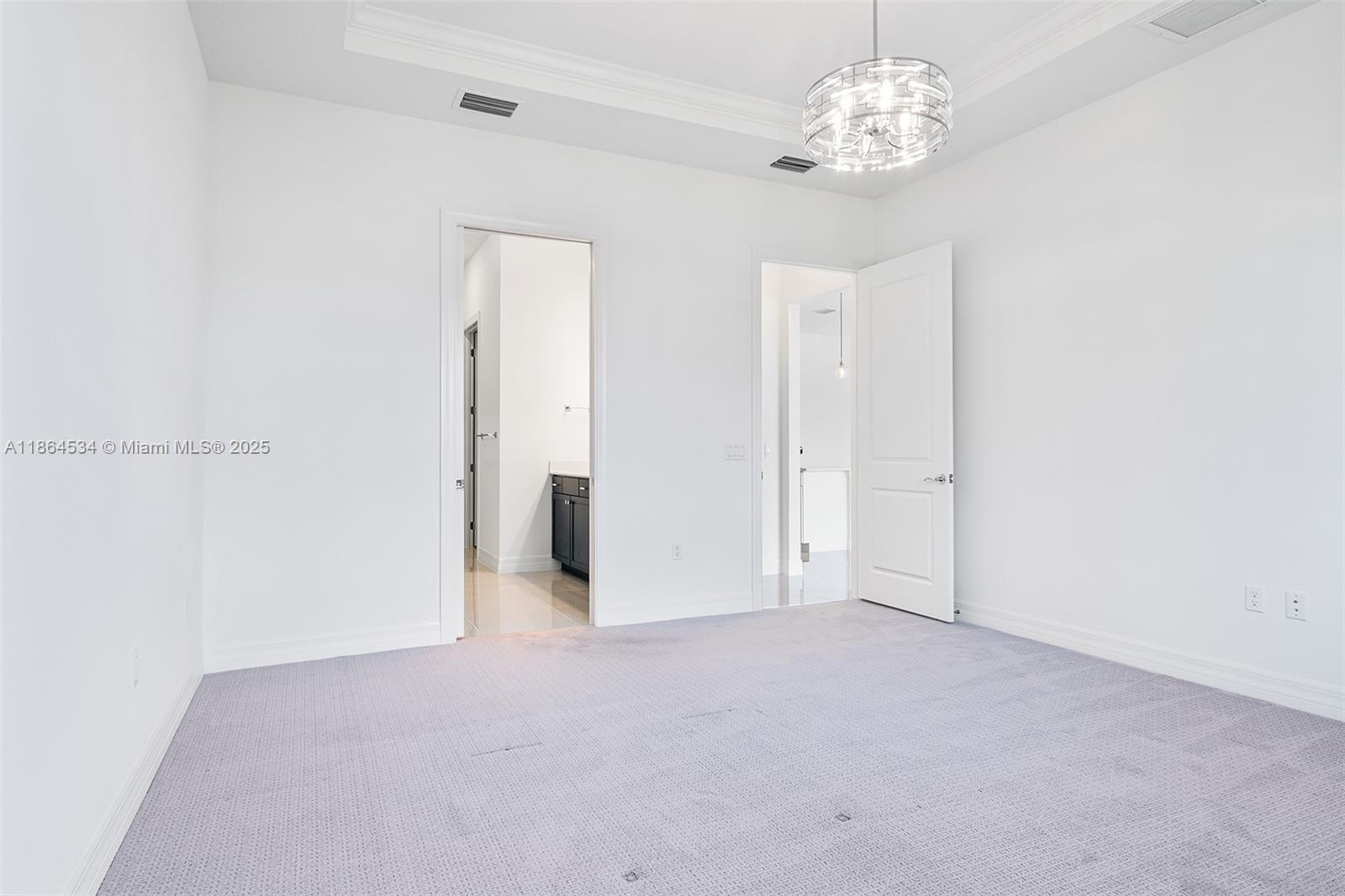 10444 Northbrook Cir