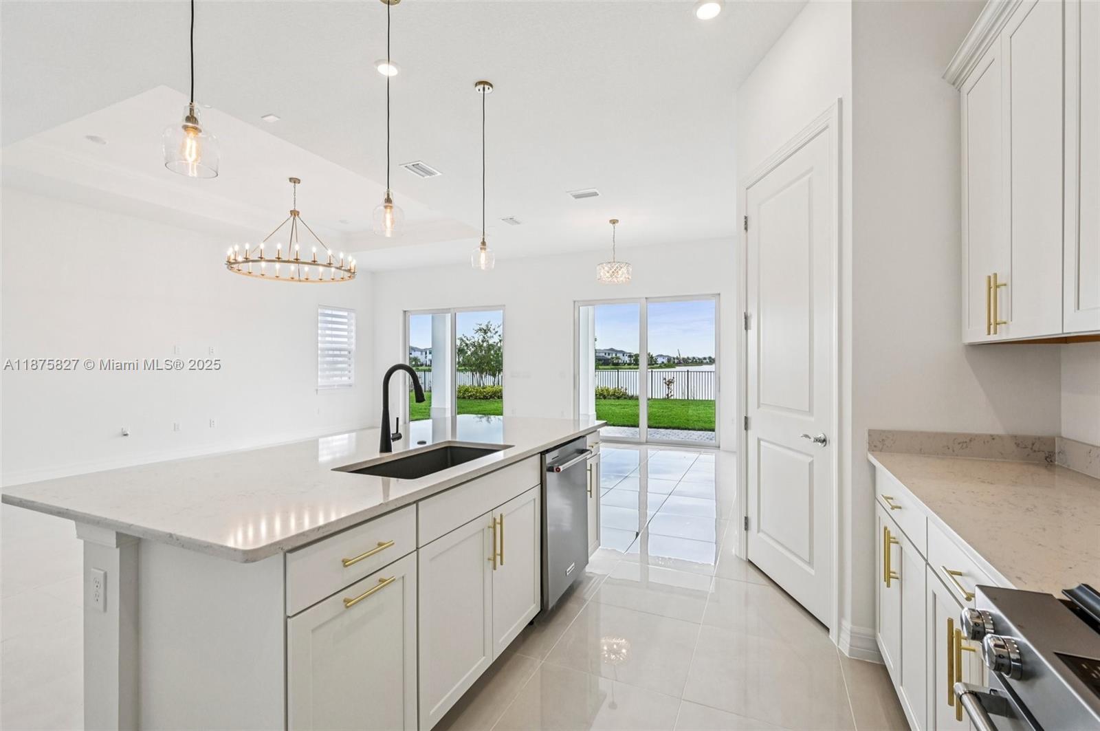 10444 Northbrook Cir