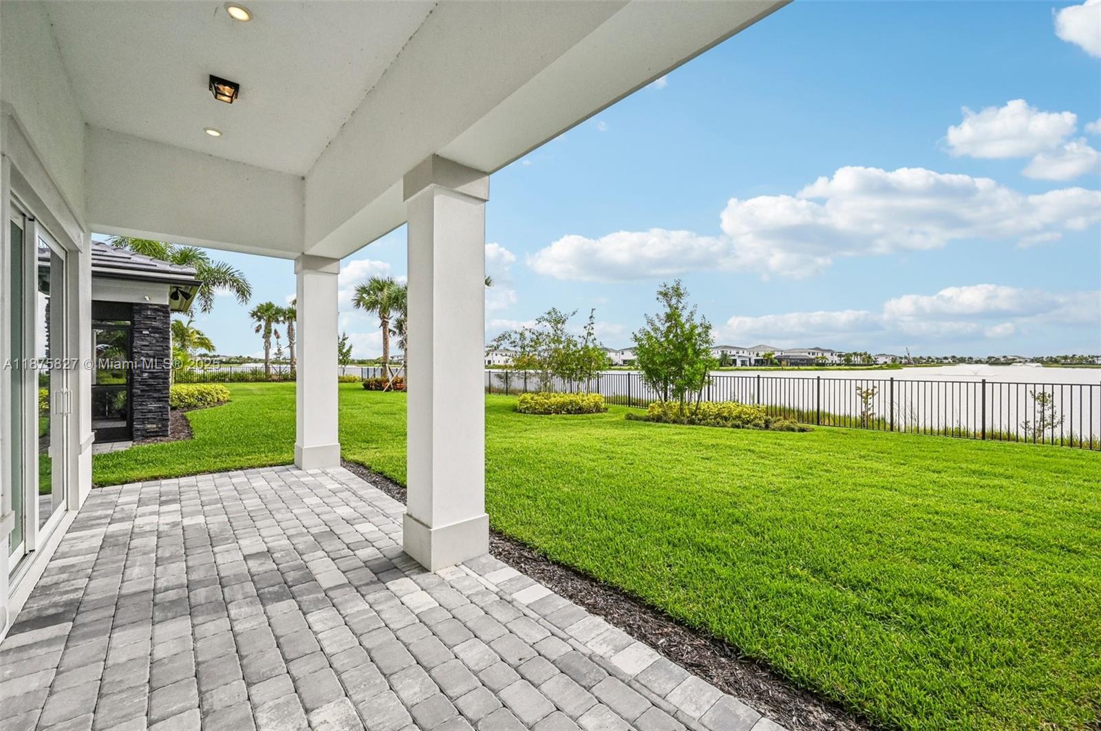 10444 Northbrook Cir