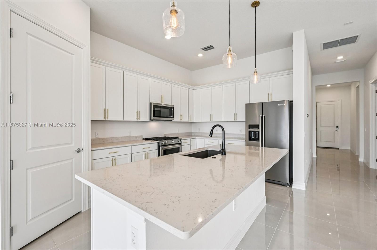 10444 Northbrook Cir